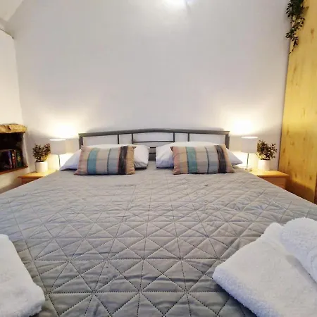 In The Centre Of 特罗吉尔