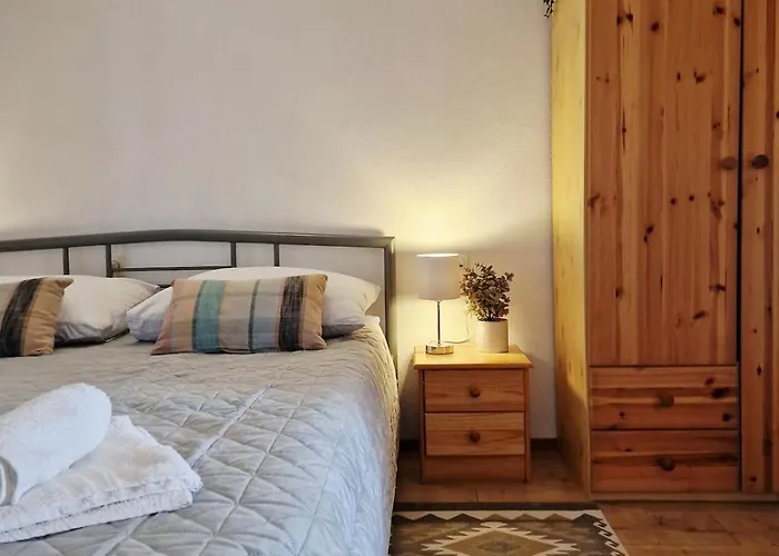 In The Centre Of 特罗吉尔